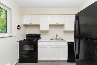 3525 Linwood Ave in Cincinnati, OH - Building Photo - Building Photo