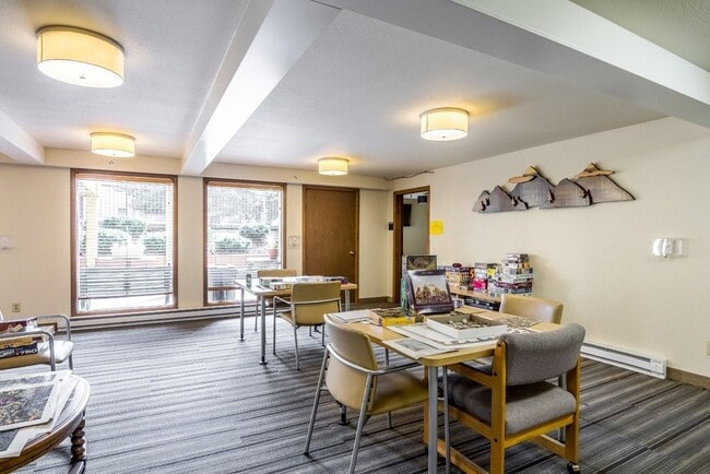 1612 7th St in La Grande, OR - Building Photo - Building Photo