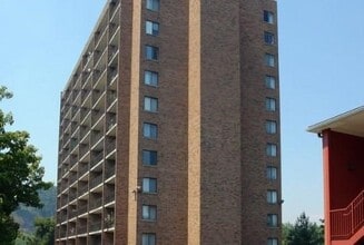 1 Kanawha Terrace in St. Albans, WV - Building Photo - Building Photo
