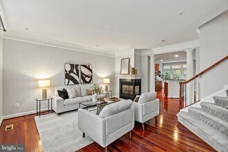 904 W Glebe Rd in Alexandria, VA - Building Photo - Building Photo