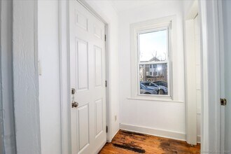 10 S Main St in New Milford, CT - Building Photo - Building Photo