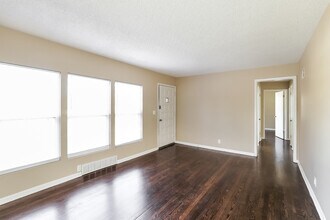 5715 Lathrop Ave in Kansas City, KS - Building Photo - Building Photo