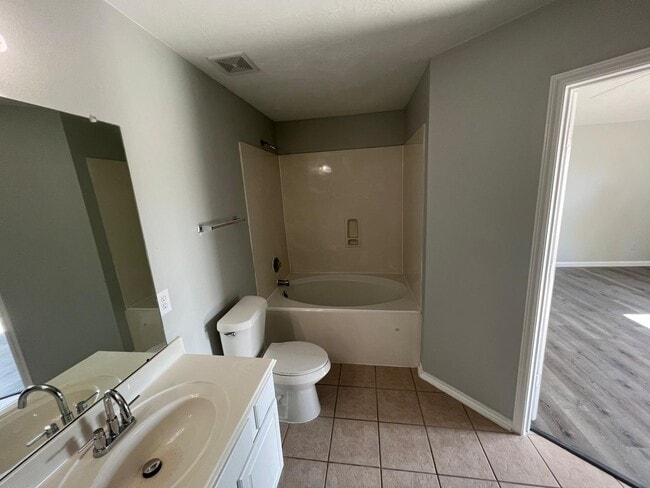 property at 19451 Nasworthy Dr