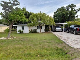 1003 39th Ave W in Bradenton, FL - Building Photo