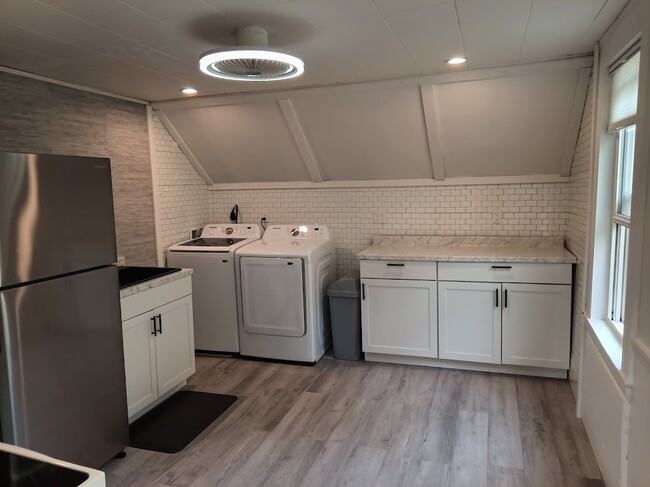 39 Garfield St, Unit #4 in Westbrook, ME - Building Photo - Building Photo