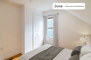 Room in Shared 6 bed/2 bath home in Somerville, MA - Building Photo