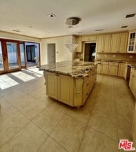 128 S Swall Dr in Beverly Hills, CA - Building Photo - Building Photo