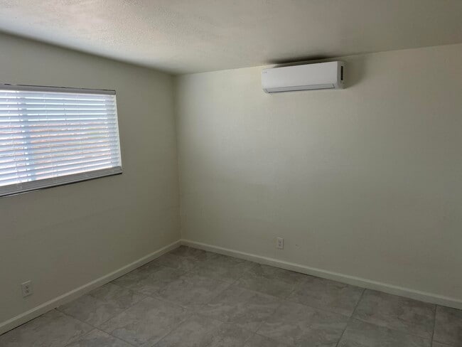 2542 Sea View Ave in Thermal, CA - Building Photo - Building Photo