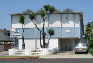 North Gardens Apartments in Los Angeles, CA - Building Photo - Building Photo