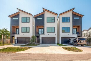 2726 Anita St in Houston, TX - Building Photo