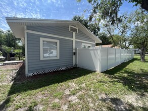 6600 N Dixon Ave in Tampa, FL - Foto de edificio - Building Photo