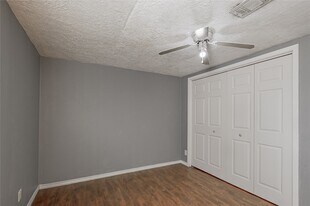 1417 23rd St in Huntsville, TX - Building Photo