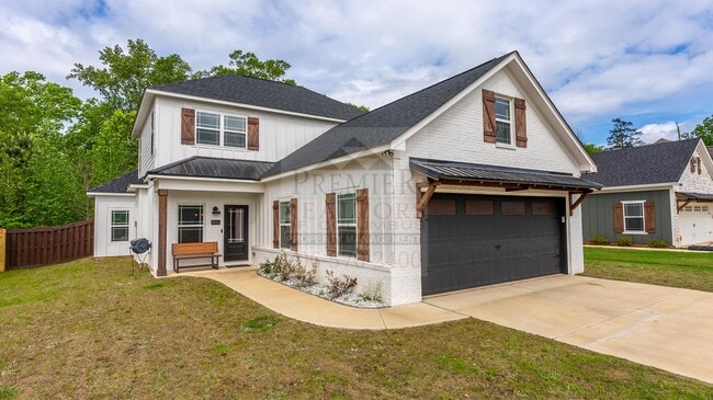 property at 29 Ivy Ln