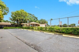 1360 NW 97th Terrace in Pembroke Pines, FL - Building Photo - Building Photo