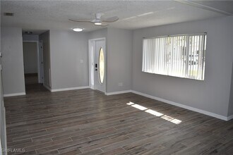 2443 SE 28th St in Cape Coral, FL - Building Photo - Building Photo