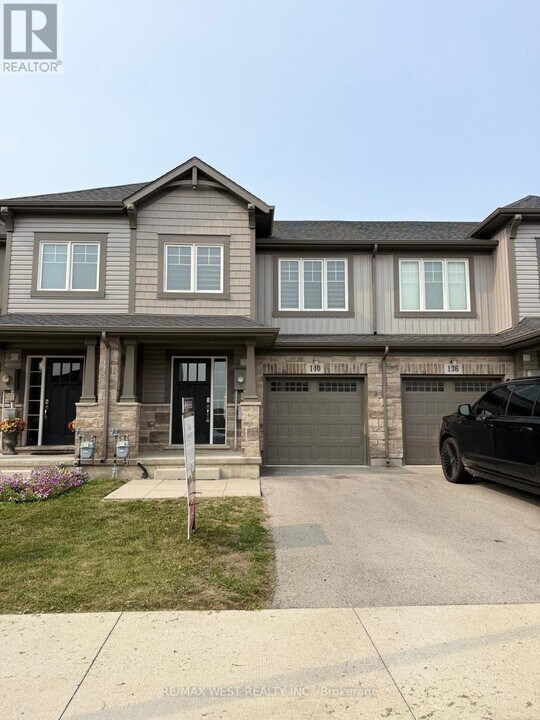 140 Monarch St in Welland, ON - Building Photo