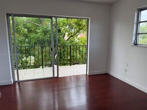 3860 NE 170th St in North Miami Beach, FL - Building Photo - Building Photo