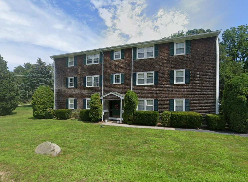 Blue Spruce Apartments in Plymouth, MA - Building Photo