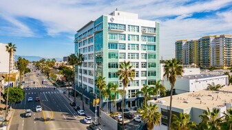 Latitude 33 in Marina Del Rey, CA - Building Photo