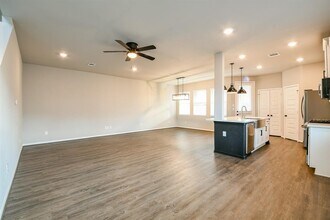 5504 Evanston Ln in Pasadena, TX - Building Photo - Building Photo