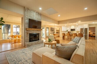 6509 Lakeshore Ct in Rowlett, TX - Building Photo - Building Photo