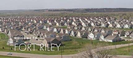 Fort Riley On Post Housing in Fort Riley, KS - Foto de edificio - Building Photo