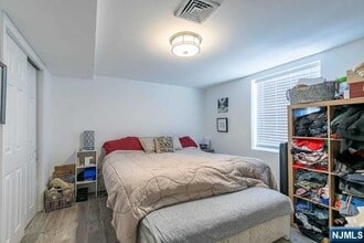 126 Riverside Ave in Lyndhurst, NJ - Building Photo - Building Photo