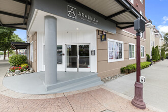 Arabella Apartment Homes in Shoreline, WA - Foto de edificio - Building Photo