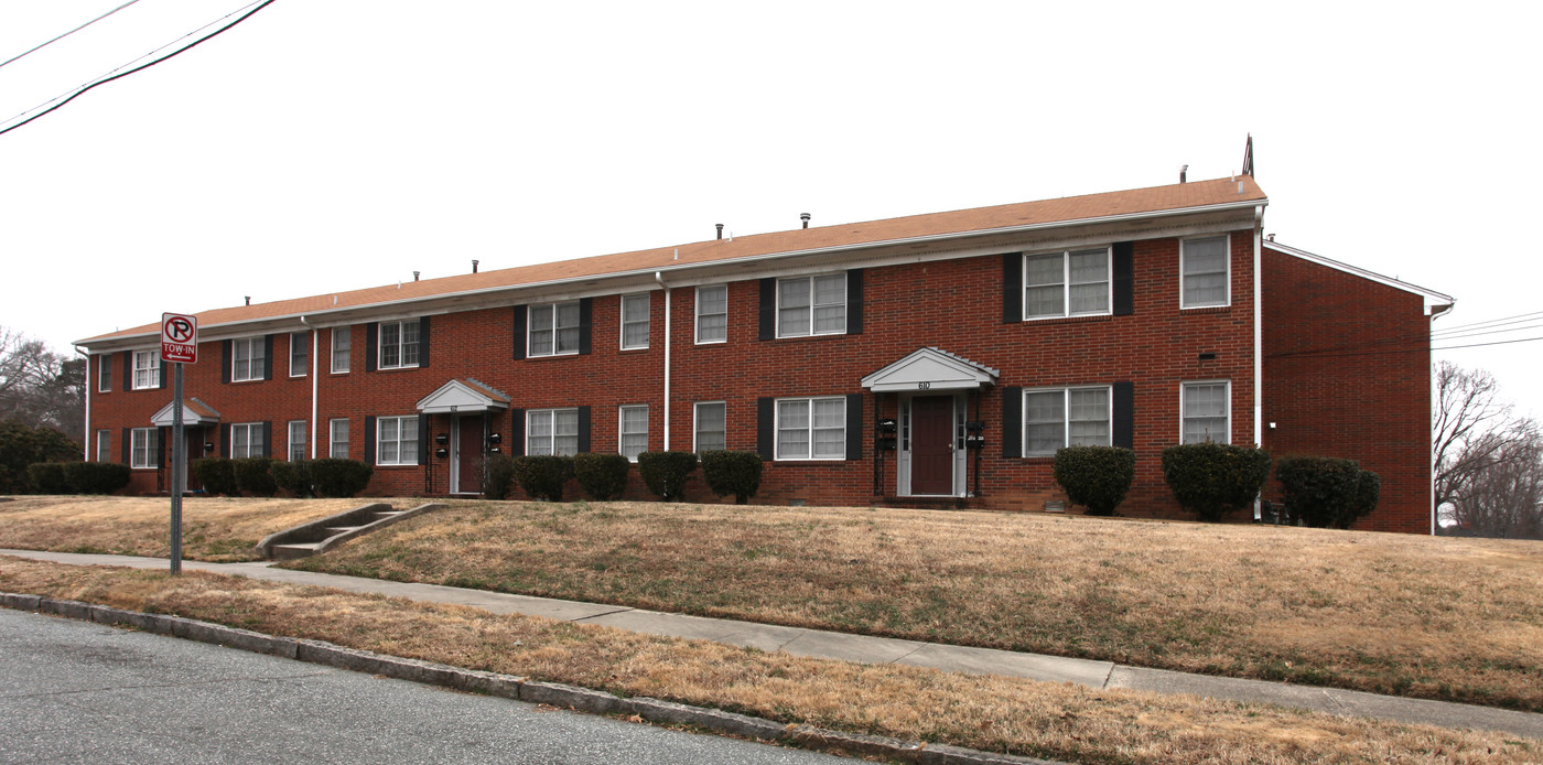 Stonebridge in Greensboro, NC - Building Photo