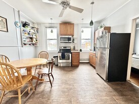 439 Cambridge St, Unit #2 Apartamentos