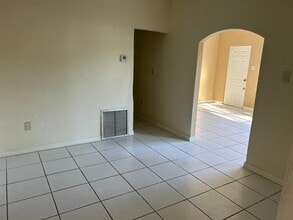 4246 Minoso St in Orlando, FL - Building Photo - Building Photo