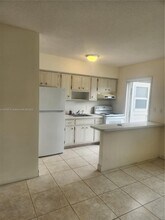 2111 NE 42nd Ct in Lighthouse Point, FL - Building Photo - Building Photo
