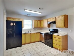 214 Dean Ct in Granbury, TX - Building Photo - Building Photo