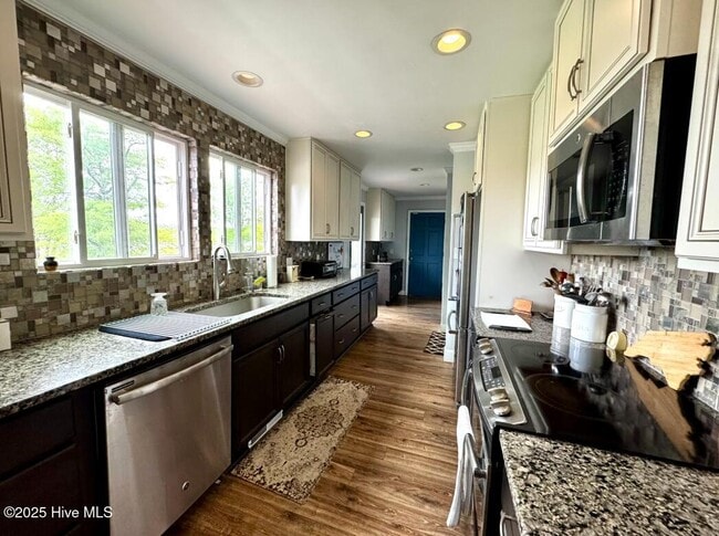 410 Buccaneer Rd in Wilmington, NC - Building Photo - Building Photo