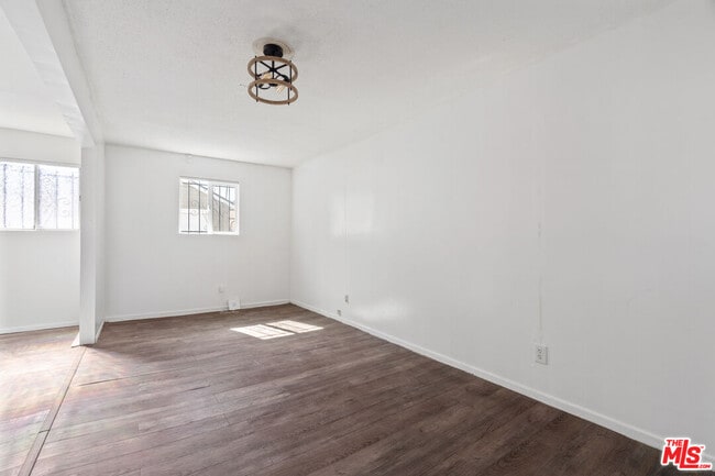 932 1/2 California Ave in Los Angeles, CA - Building Photo - Building Photo