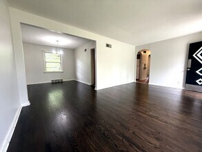 9221 Waldorf Dr in St. Louis, MO - Building Photo - Building Photo