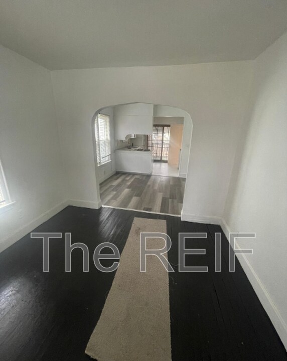 1733 Kansas Ave in Flint, MI - Building Photo