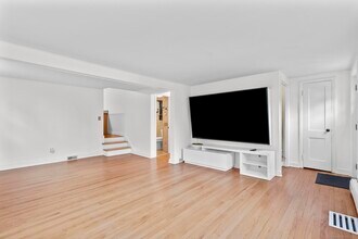 4 Buttonball Trail in Norwalk, CT - Building Photo - Building Photo