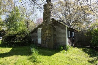77 Kelley Rd in North Kingstown, RI - Building Photo - Building Photo