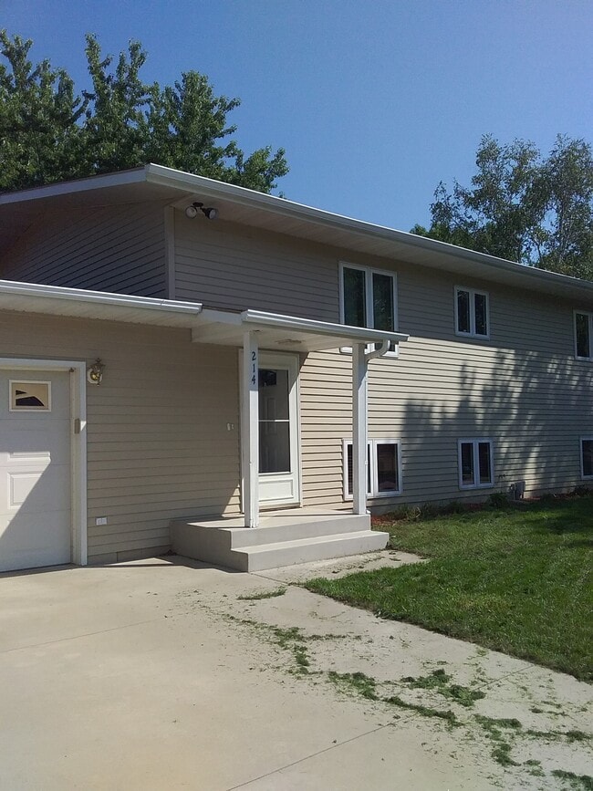 214 9th Ave N, Unit 1