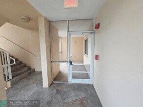 9537 Weldon Cir in Tamarac, FL - Building Photo - Building Photo