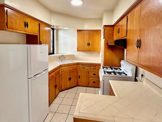 property at 1338 N Columbus Ave