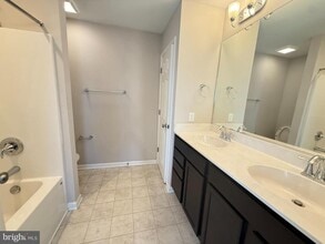 217 Brooks Cir in Winchester, VA - Building Photo - Building Photo