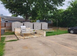 8004 Lifford St in Benbrook, TX - Building Photo - Building Photo