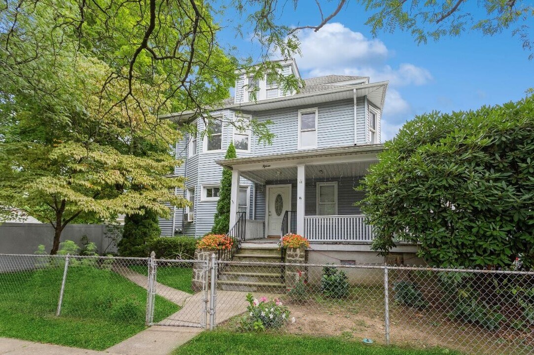 15 President St-Unit -2 in New Rochelle, NY - Building Photo