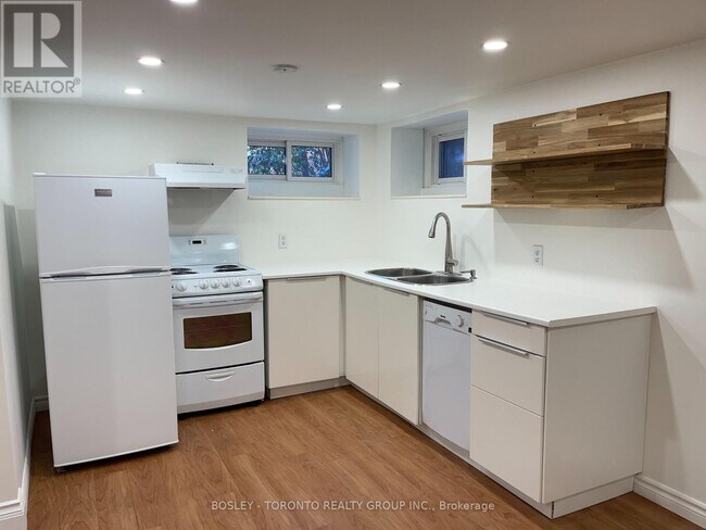 216 Geoffrey St in Toronto, ON - Building Photo - Building Photo