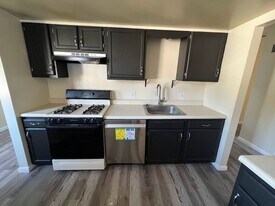 45-8 Holly Dr in Reading, PA - Building Photo