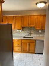 56 Webster Ct in Newington, CT - Building Photo - Building Photo