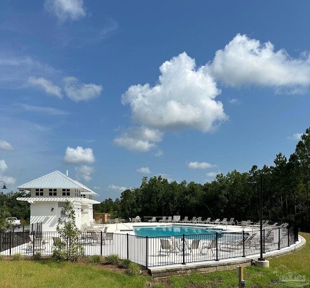 8665 Pathstone Blvd in Bellview, FL - Building Photo