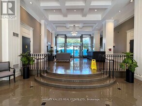 1 Balmoral Ave in Toronto, ON - Building Photo - Building Photo